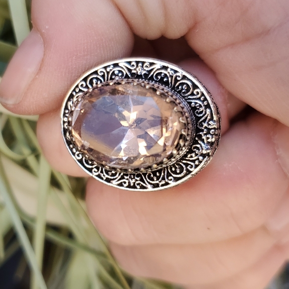 New Morganite Silver Statement Ring. - Picture 12 of 16